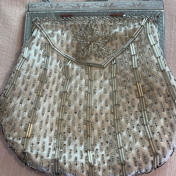 Vintage Hand made beautiful beaded bag - Picture 3 of 5